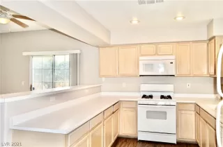 Photo #6: 2302757 Listing 