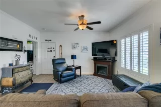 Photo #2: 2302761 Listing