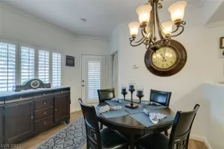 Photo #5: 2302761 Listing