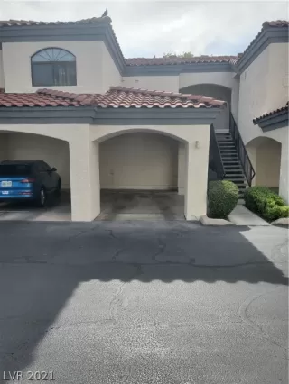 Photo #4: 2302806 Listing