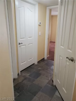 Photo #6: 2302806 Listing