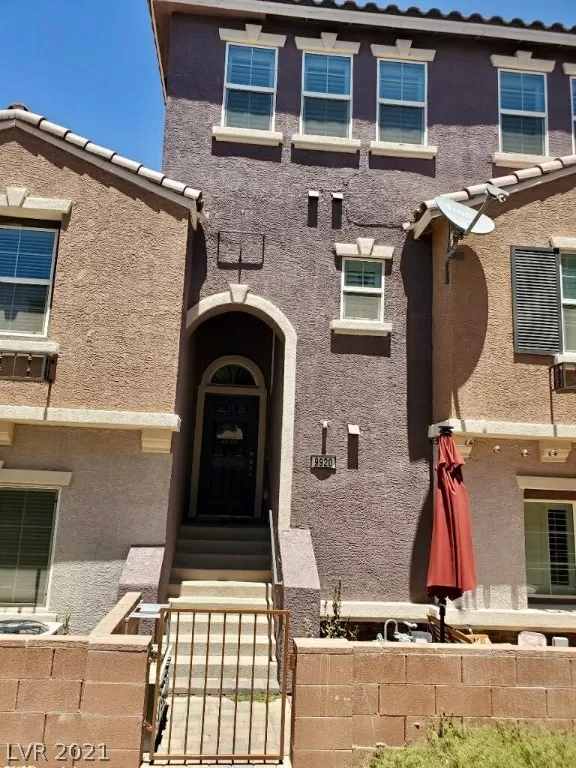 MLS: 2302812 Condo For Sale