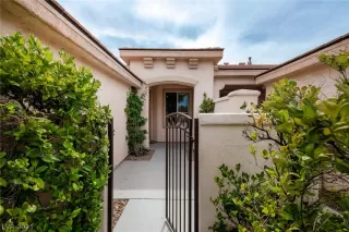 Photo #2: 2302817 Listing 