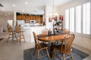 Photo #6: 2302817 Listing 