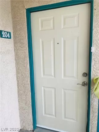 Photo #1: 2302856 Listing