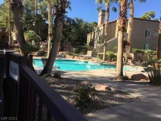 Photo #3: 2302882 Listing