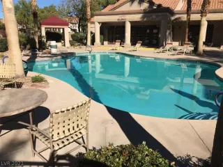 Photo #4: 2302882 Listing