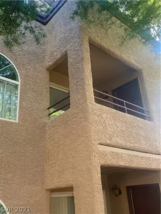 Photo #5: 2302882 Listing