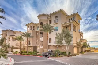 Photo #3: 2302917 Listing