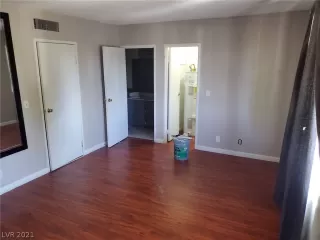 Photo #6: 2302926 Listing 