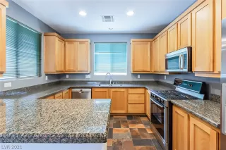 Photo #1: 2302943 Listing