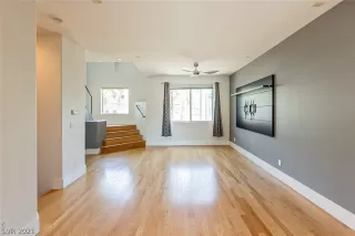 Photo #2: 2302943 Listing