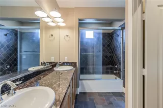 Photo #3: 2302943 Listing