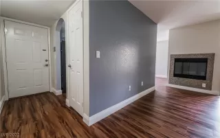 Photo #4: 2302951 Listing 