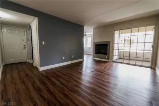 Photo #6: 2302951 Listing 