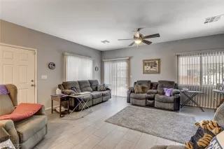 Photo #3: 2302958 Listing 
