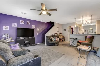 Photo #4: 2302958 Listing 
