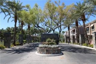 Photo #2: 2302961 Listing 