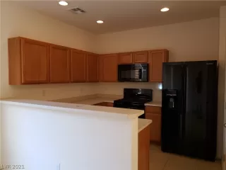 Photo #4: 2302963 Listing 