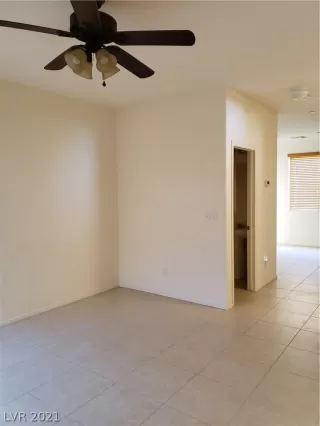 Photo #5: 2302963 Listing 