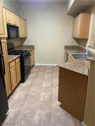 Photo #4: 2302965 Listing 