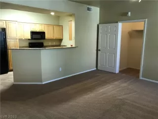 Photo #5: 2302965 Listing 