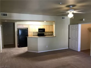 Photo #6: 2302965 Listing 