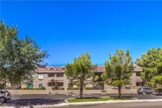 Photo #1: 2302986 Listing