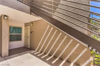 Photo #6: 2302986 Listing