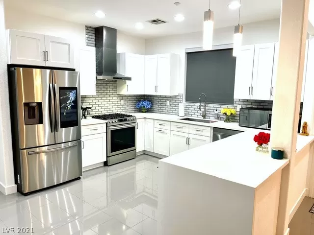 MLS: 2302999 Condo For Sale