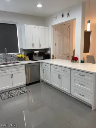 Photo #2: 2302999 Listing 