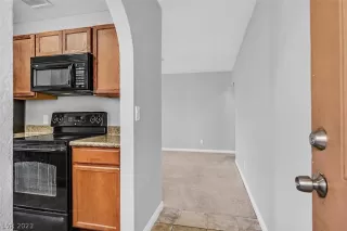 Photo #3: 2303001 Listing