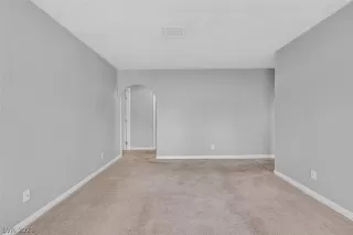 Photo #6: 2303001 Listing