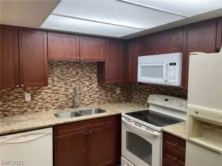 Photo #6: 2303062 Listing