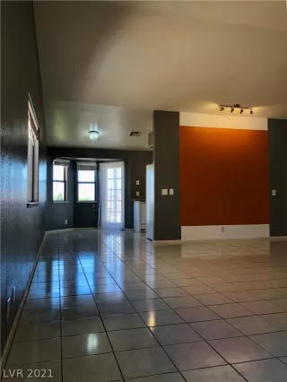 Photo #5: 2303065 Listing 