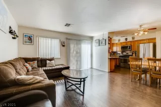 Photo #3: 2303083 Listing