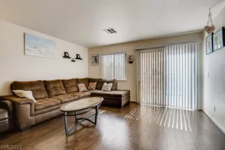 Photo #5: 2303083 Listing