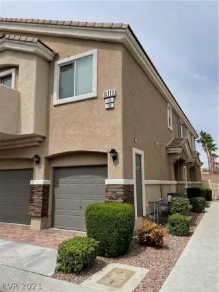 Photo #1: 2303095 Listing