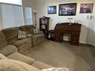 Photo #3: 2303095 Listing