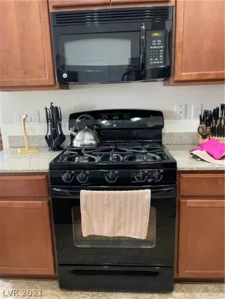 Photo #5: 2303095 Listing