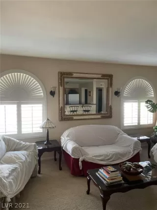 Photo #3: 2303110 Listing