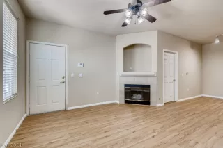 Photo #5: 2303115 Listing