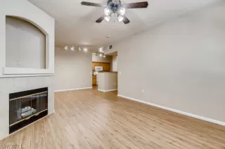 Photo #6: 2303115 Listing