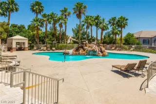 Photo #3: 2303137 Listing