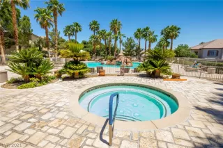 Photo #4: 2303137 Listing