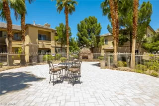 Photo #5: 2303137 Listing