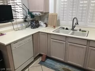 Photo #1: 2303142 Listing 