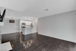 Photo #3: 2303146 Listing 