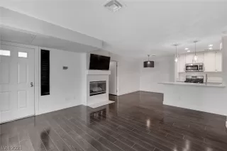 Photo #4: 2303146 Listing 