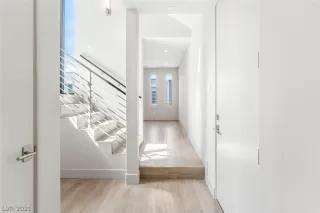 Photo #2: 2303159 Listing 